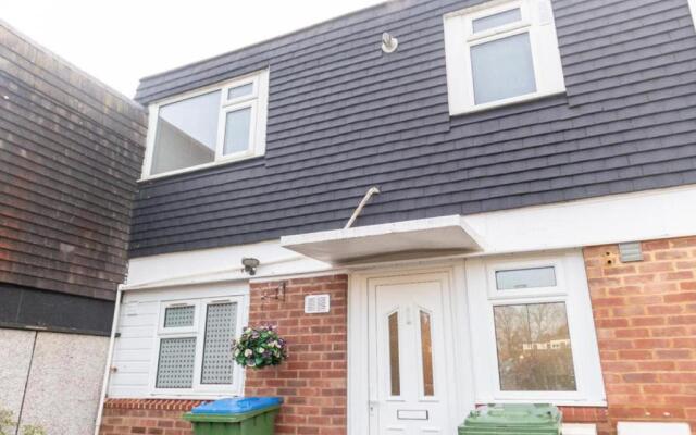 Immaculate 4-bed House in Southampton