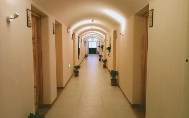 Right Here Hotel