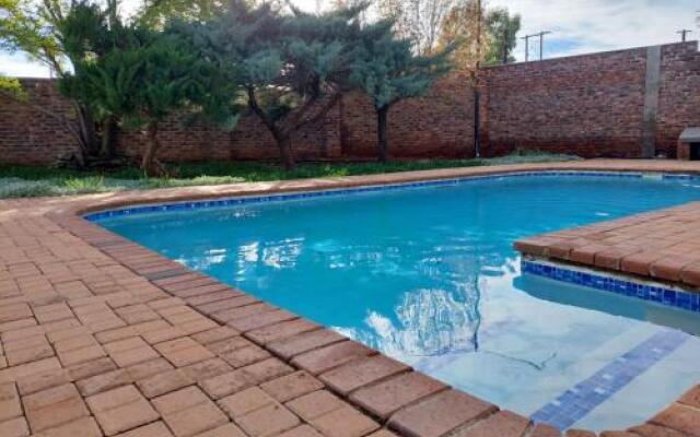 Aloes Guest House 1st on Camp