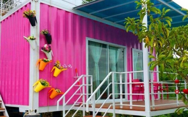 Hi Cube Resort at Suanphung
