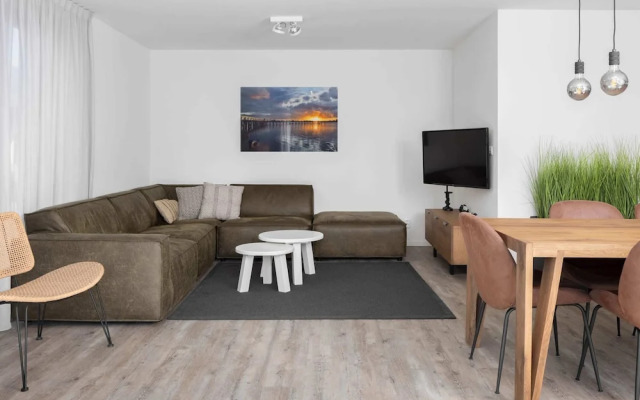 Villa by Lake Veere With Sauna