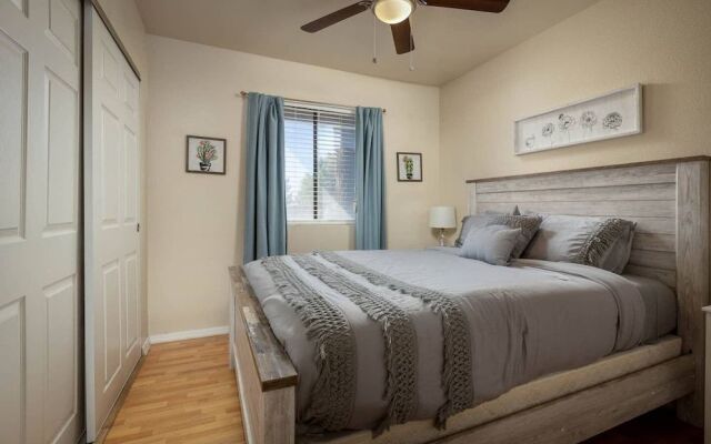 Cozy Gilbert Condo Walking Distance to Downtown!