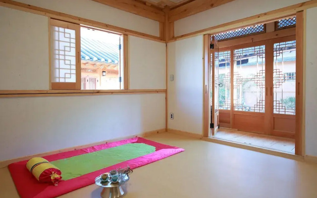 Wiyeonjae Hanok Stay