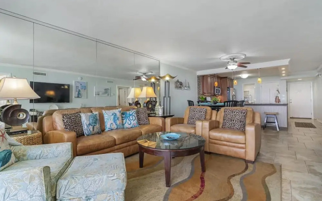 Shoreline Towers 1022