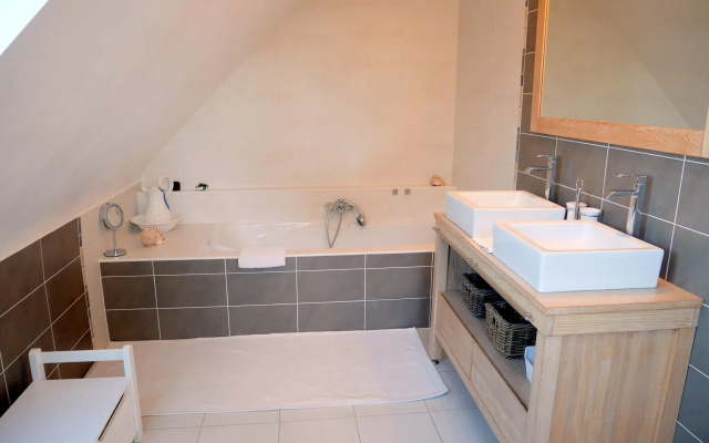 Holiday Home in Crozon Near Sandy Beaches