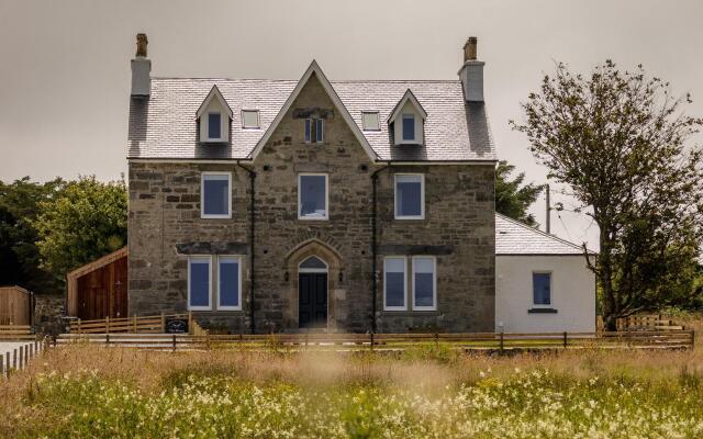 House Of Juniper - The Manse