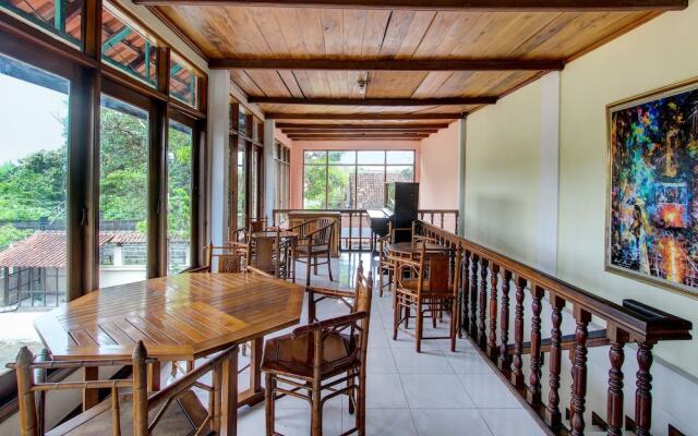 OYO 92329 Sewu Mas Hotel