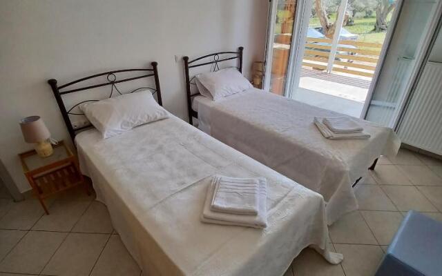 Eleonas Apartment 2, Lygia