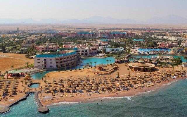Golden 5 Almas Palace Resort