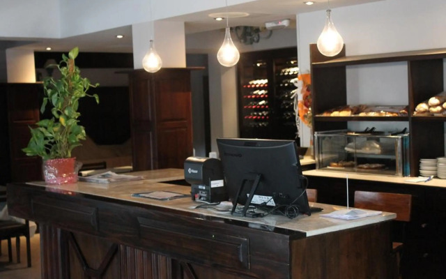 Alma Mendoza Hotel