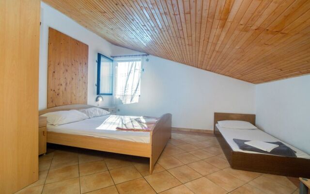 Apartments Crljenko