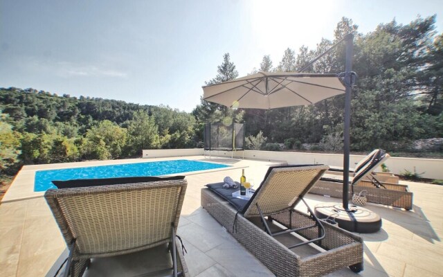 Awesome Home in Poplat With Wifi and 2 Bedrooms