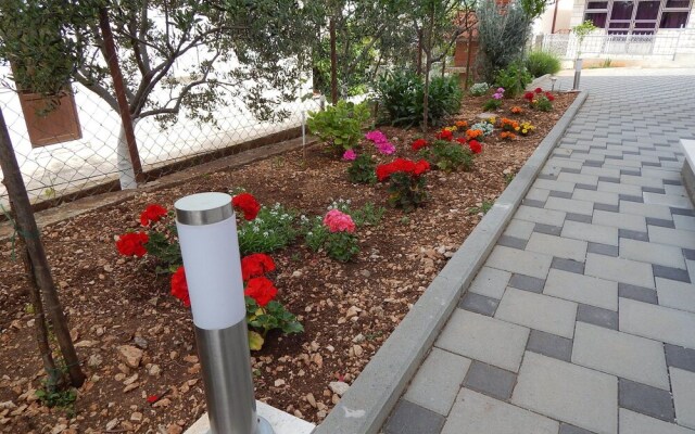 Apartment in Trogir Near Beach