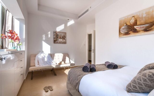 Renovated White House - Banana Beach
