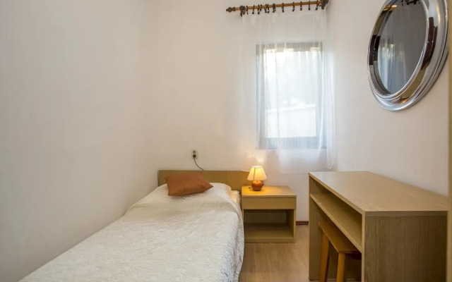 Apartment 34