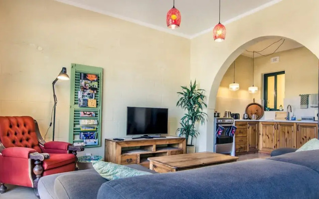 Retro Designer Homelike Apartment - Close to Beach