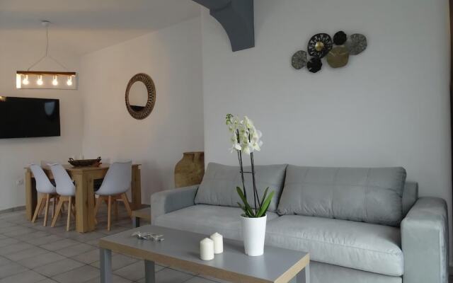 Santoriviera House
