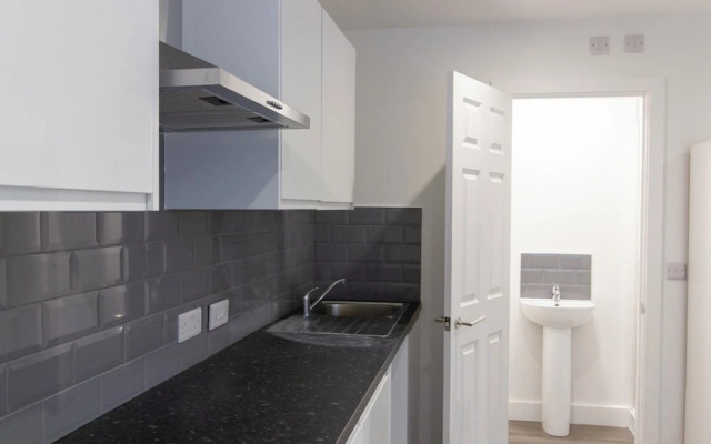 Bridge Road - Room 1b