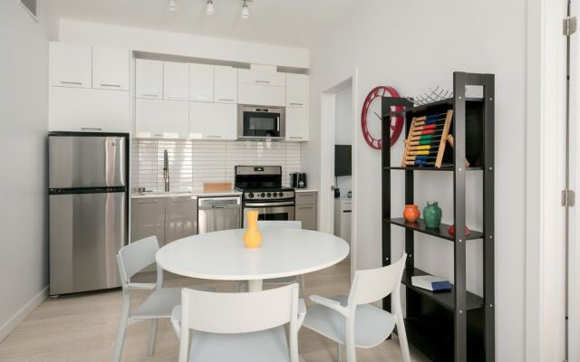 Colorful 2br In Downtown Mtl By Sonder