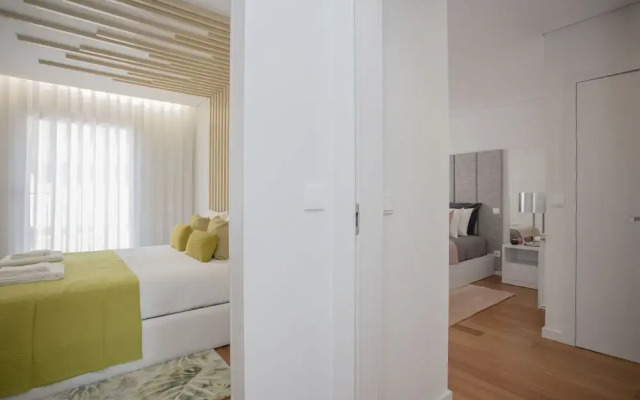 Liiiving - Luxury River View Apartment III