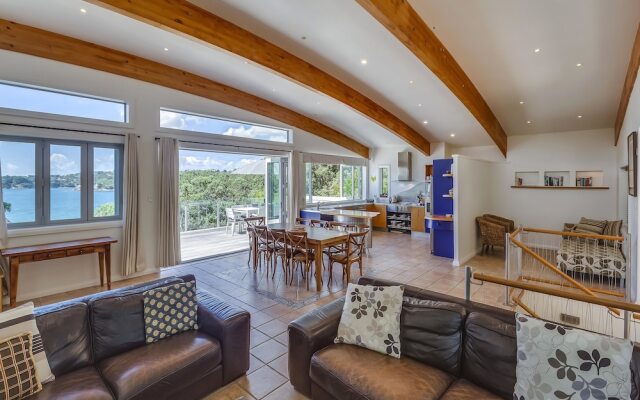Absolute Beachfront Oneroa