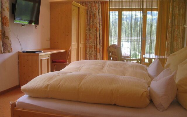 Tourist Hotel Boehm