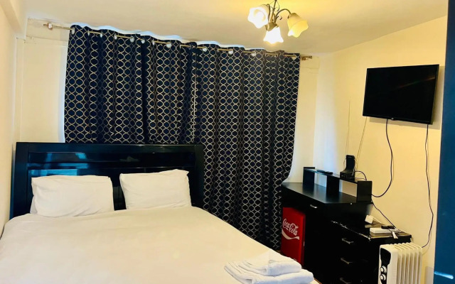 OYO The Bridge House Hotel