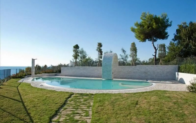 Baia Delphis Resort