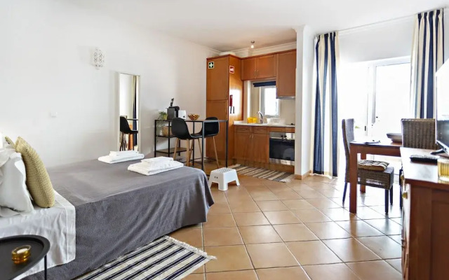 QV 11 - Stripes Apartment - Quinta Velha