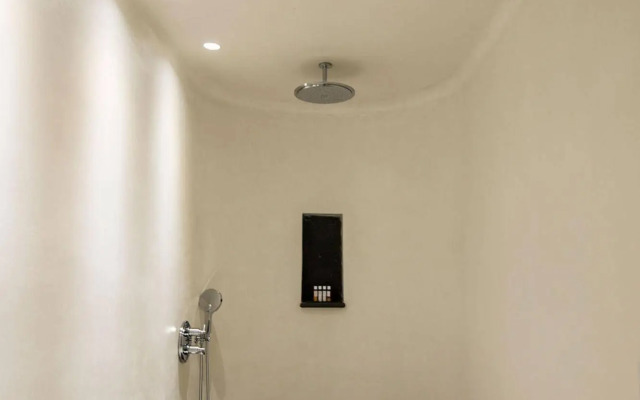 Porto Fira Suites