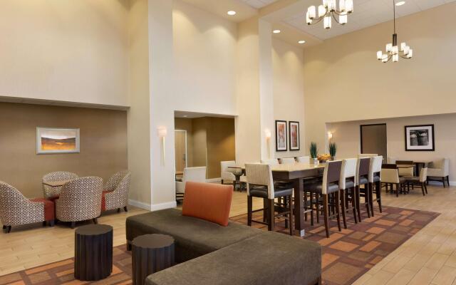 Hampton Inn & Suites Largo