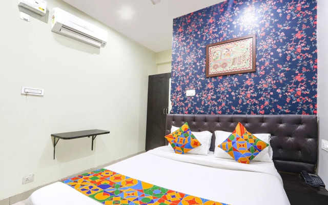 OYO Townhouse 1019 Galaxy Suites