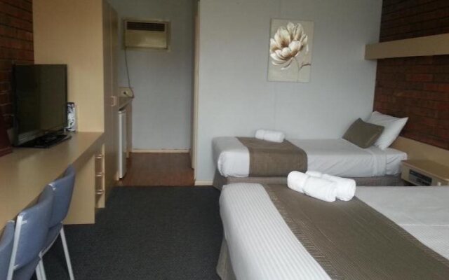 Big Valley Lakeside Paradise Motor Inn