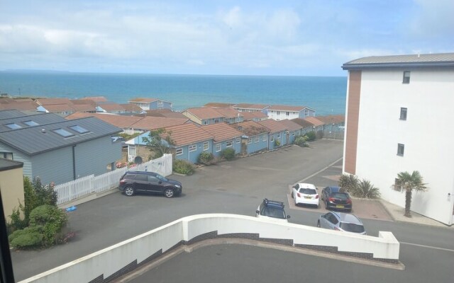 Inviting 2 Bed Apartment in Westwood ho