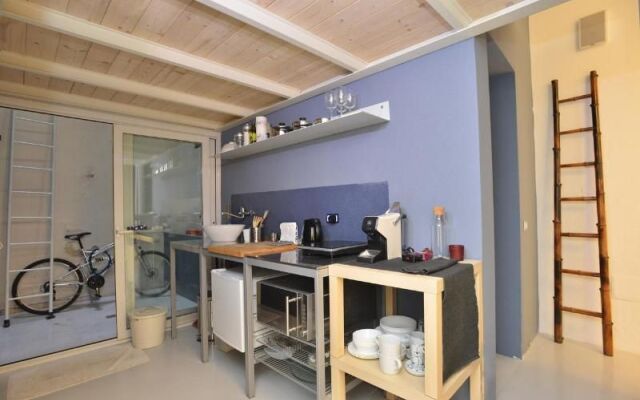 IzzHome Loft and Art
