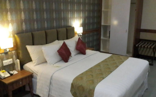 Amarelo Hotel Solo