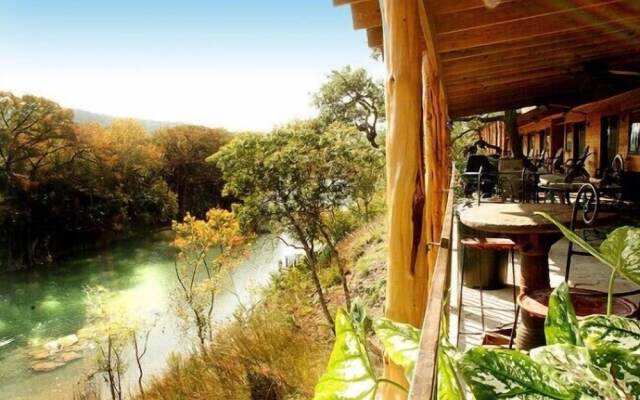 Hideout on the Horseshoe