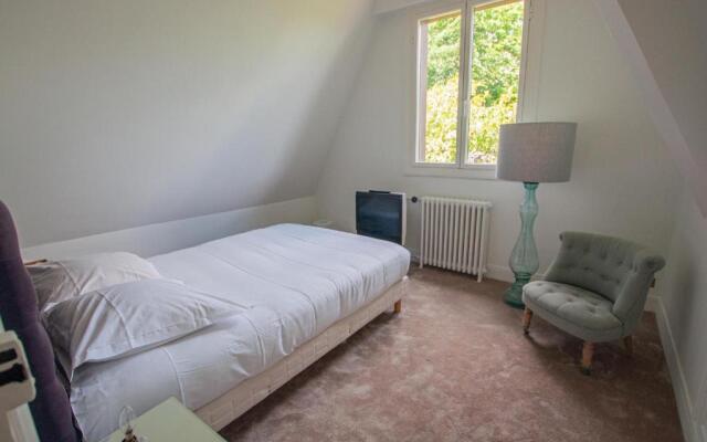 Villa avec vue et piscine à moins d'1h de Paris