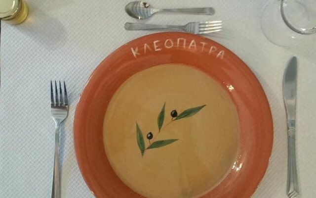 Kleopatra Traditional Hotel