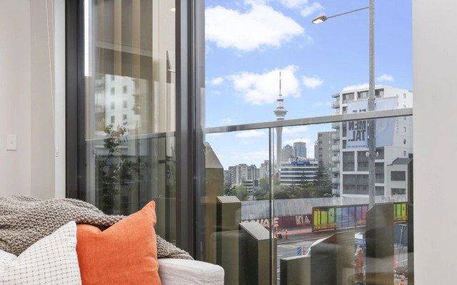 Brand new & vibrant living on K'rd