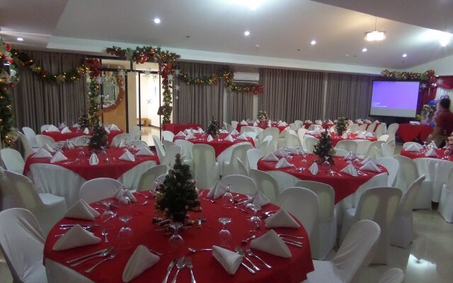 Royal Suites Condotel