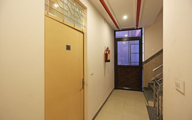 OYO 11384 Hotel Diamond Star