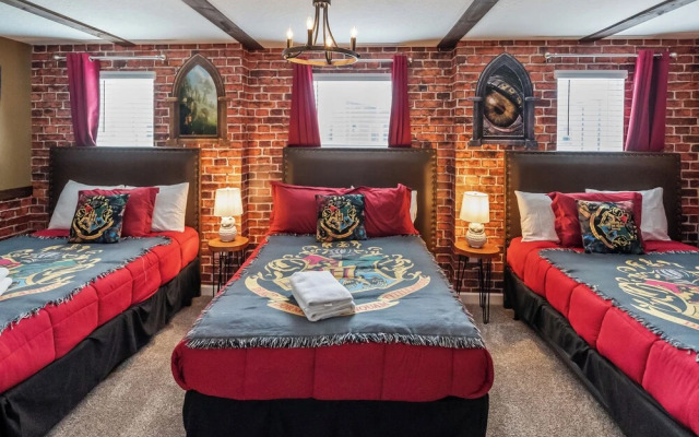 Storey Lake 10br Lakeview Home 4165