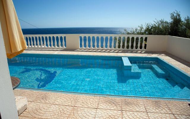 Achlia Hotel