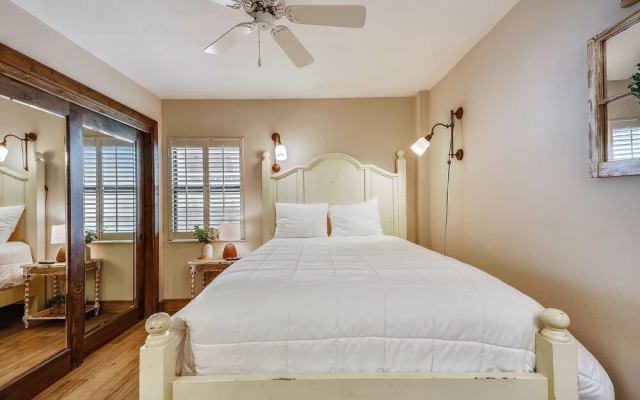 Inlet Reef 402 2 Bedroom Condo by RedAwning
