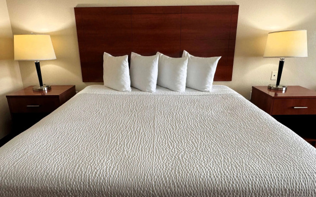 Ramada by Wyndham College Station