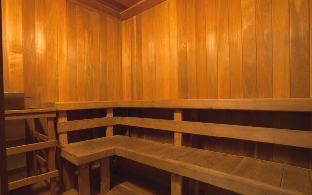 Red Roof Inn & Suites DeKalb