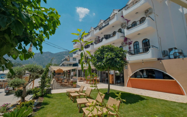 Diplomat Hotel