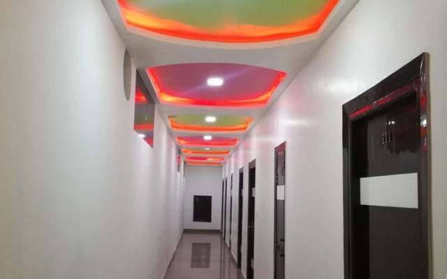 Hotel Dhanraj Palace