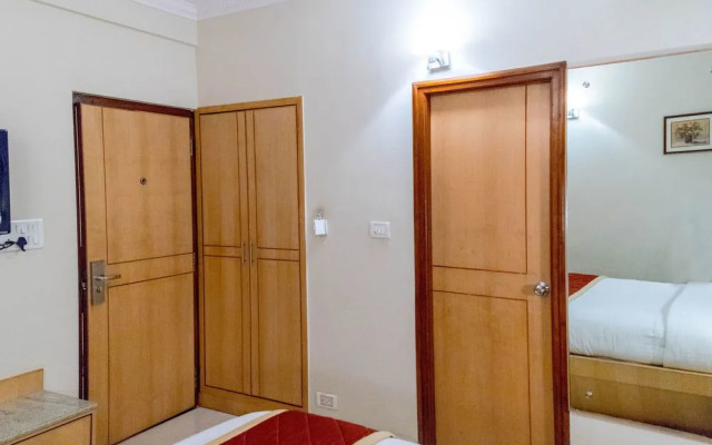 OYO 461 New Rainbow Business Hotel